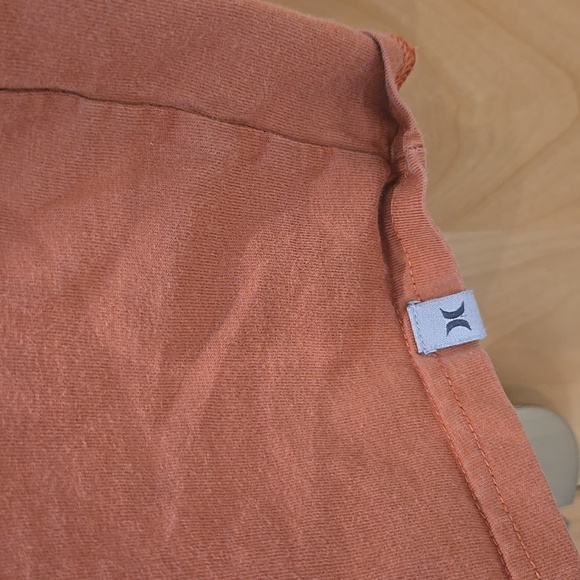 Hurley Men's Rust-Orange Short Sleeve Logo Tee, XL, Cotton Comfort, Surf Vibes - Picture 2 of 5